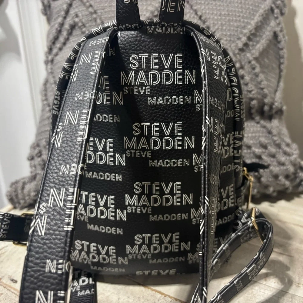 ❤️Steve Madden Signature Black Mini Backpack - Picture 3 of 5
